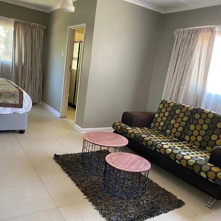 Savoy Hotel Fort Beaufort Экстерьер фото
