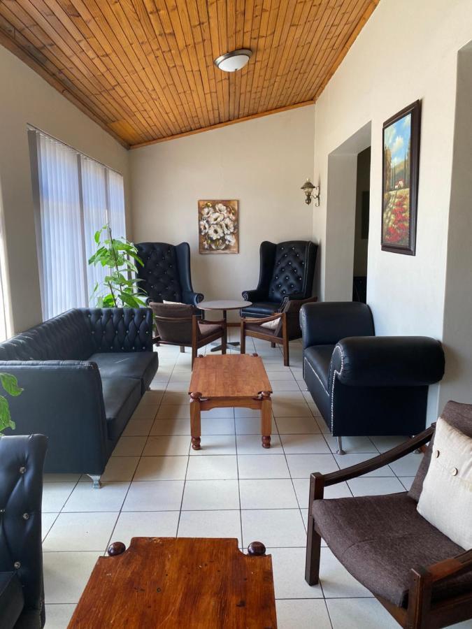Savoy Hotel Fort Beaufort Экстерьер фото