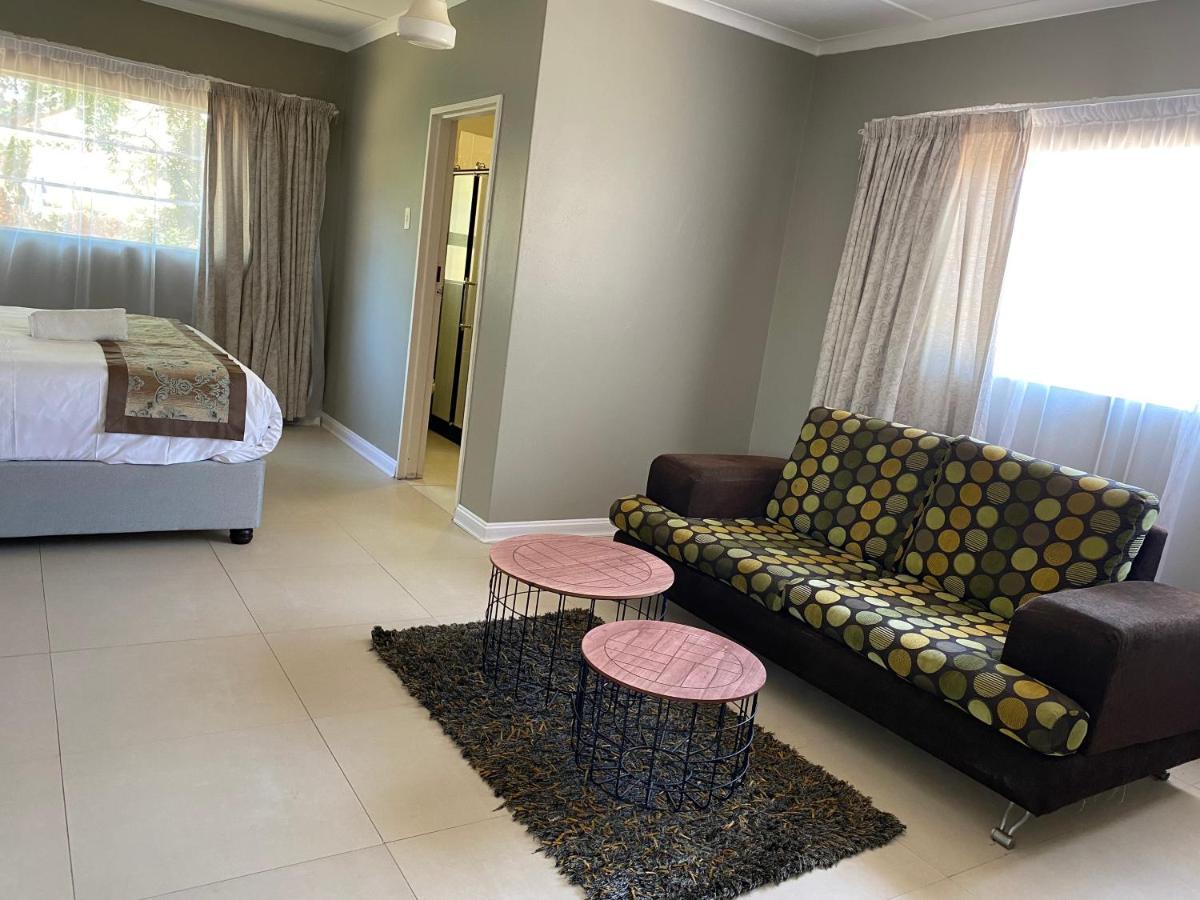 Savoy Hotel Fort Beaufort Экстерьер фото