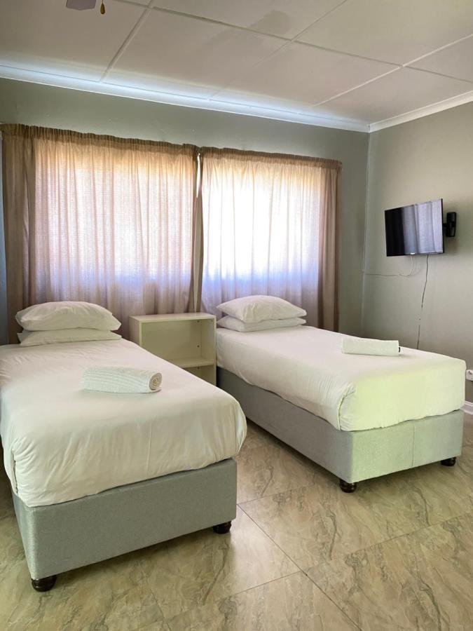 Savoy Hotel Fort Beaufort Экстерьер фото