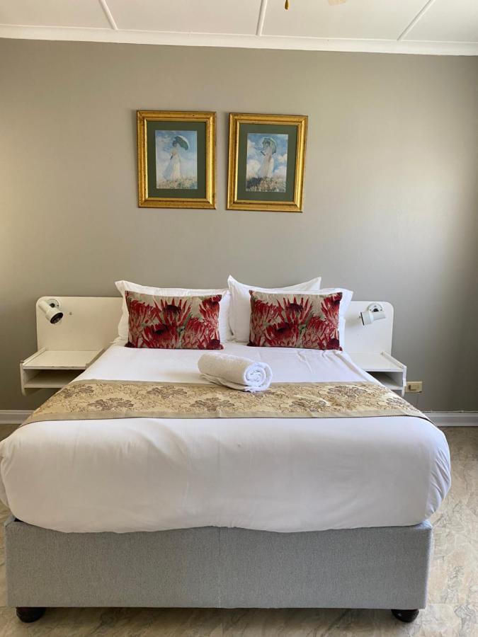 Savoy Hotel Fort Beaufort Экстерьер фото