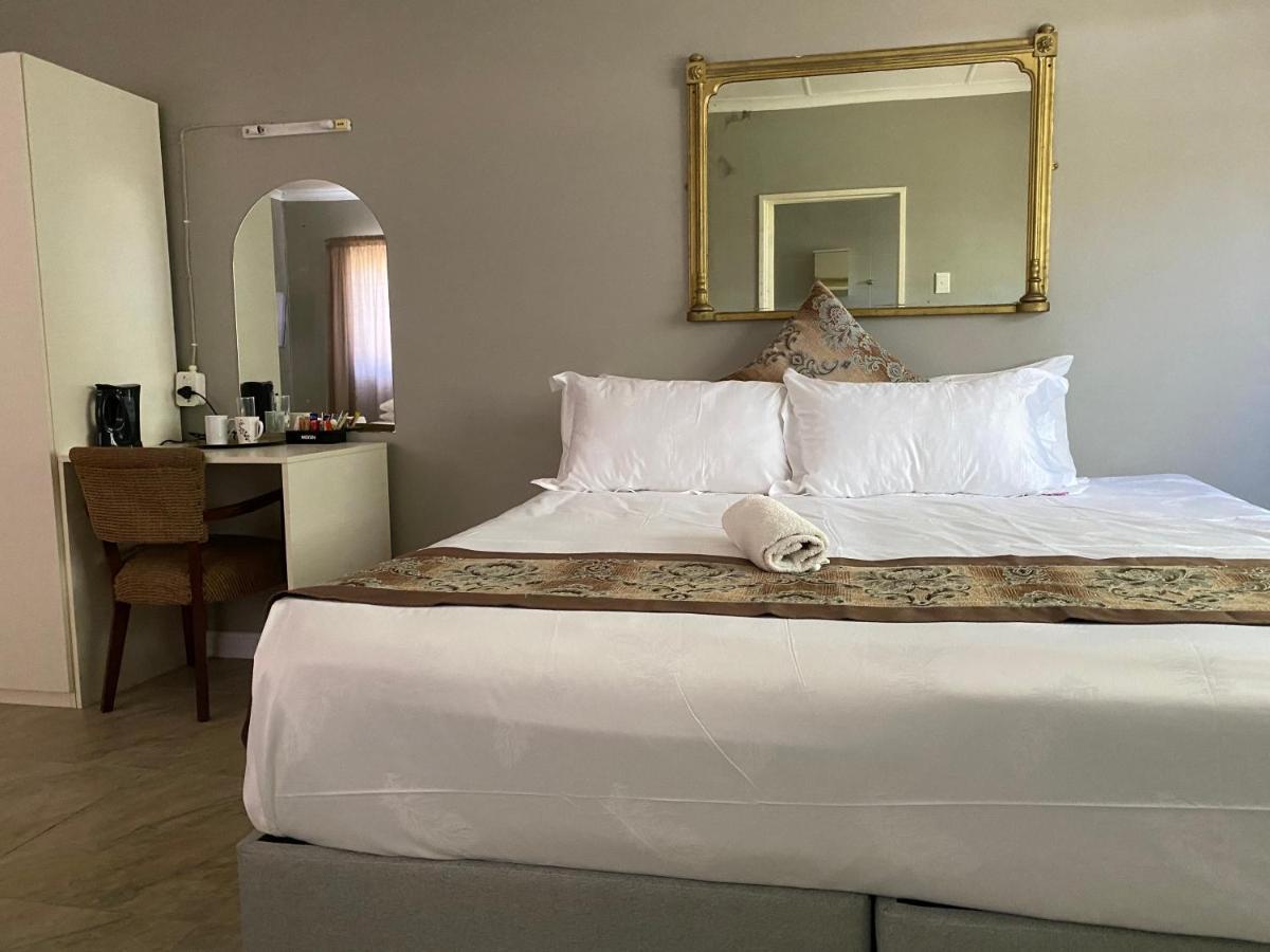 Savoy Hotel Fort Beaufort Экстерьер фото